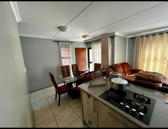 3 BEDROOM TOWNHOUSE TO LET IN MONTANA